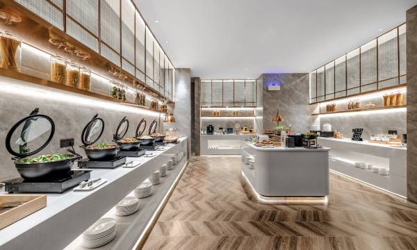 Homeinn Plus Hotel (Shanghai Lujiazui Mall Road Subway Station)