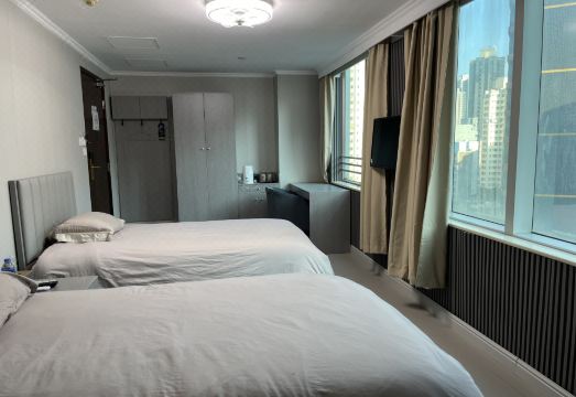 퀸스 슈퍼 버틀러