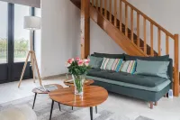 L'Eperonnette, Cozy House with Swimming Pool, Surrounded by Vineyard, Near St Emilion Hotels in Asques