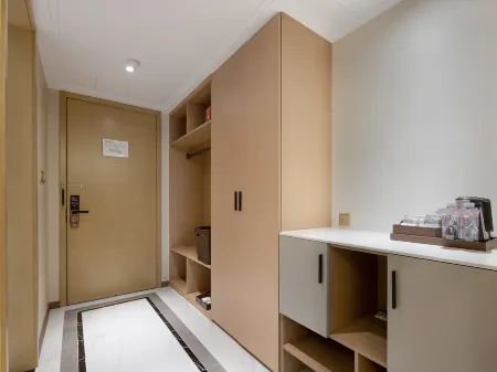 Jinjiang Metropolo Hotel (Huangshi Development Zone Olympic Sports Center Baihuayuan)