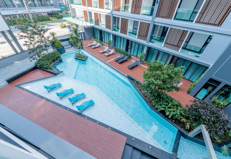 1. 더 프라우드호텔..