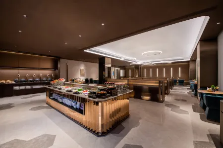 Crystal Orange Hotel Beijing Fengtai Baicheng Railway Station Headquarters Base Отели рядом с достопримечательностью «Eiffel Tower»