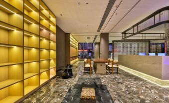 Romantic Season Yunfan Hotel (Tiexi Square 9th Road Furniture City)