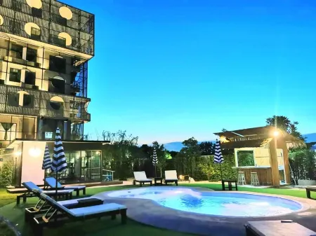 Hotel Fuse Rayong Отели рядом с достопримечательностью «Wat Map Ta Phut»