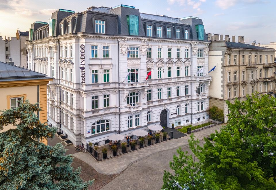 4. 호텔 인디고 바..