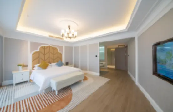 Xinjiang Plaza Holiday Hotel