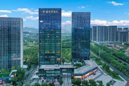 MINGHU DAWN RESORT فنادق في نينغ خاي