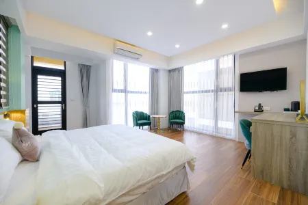 Long Hong Homestay Отели рядом с достопримечательностью «Национальный пейзаж Чуйху»