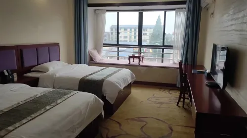 Mingzhu Grand Hotel (Beizhouzi Town)