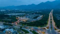 Atour Hotel Hangzhou City Center - Mountain view