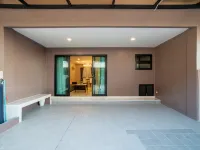 Pattaya town house three bedroom pool villa 【8 minutes drive to floating market + swimming pool】 Hotels near Wat Khao Din Temple
