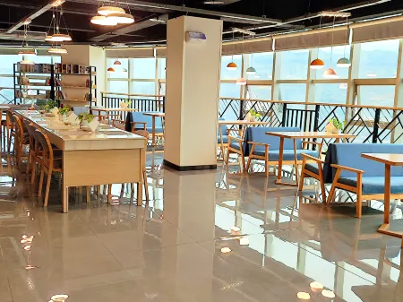 Borrman Hotel (Zhong Zhongzhou Old Street Bawang Road) Отели рядом с достопримечательностью «Zhongzhou Old Street»