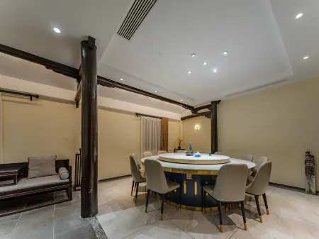 Floral Hotel·Homestay hotel (Shanghai Qingxi Old Street) Отели рядом с достопримечательностью «Shanghai Wanfo Pavillon»