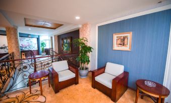 Qinghua Business Hotel