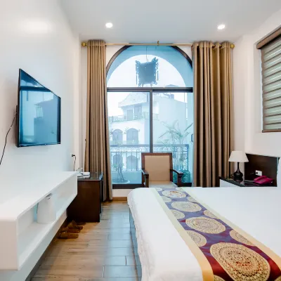 โรงแรม Phuong Nam Luxury ที่ Long Bien โรงแรมใกล้ศูนย์การค้าอิออนมอลล์ ลองเบียน