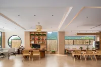 Shijian Homestay (Yangshuo Yulong River Qiangu Scene District Store)
