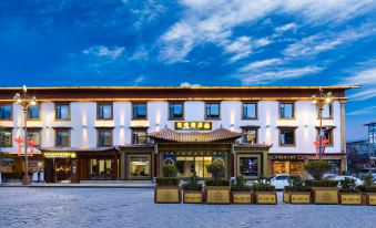 Silent Lost Horizon natural aesthetics Solo Courtyard Designer Hotel