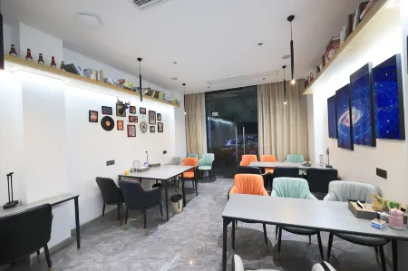 Star Cloud E-sports Hotel (Haohan Avenue Shui'an Shangcheng Branch) Отели рядом с достопримечательностью «Zhongjiang Museum»