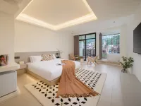 NANBEI Nanbei · Designer Aesthetic Homestay (Zhenyuan Ancient Town New Bridge) Hotels in Zhenyuan County