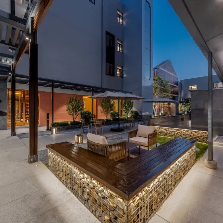 JIANGUO HIDDEN Hotel - Shanghai Lujiazui Software Park Store Отели рядом с достопримечательностью «Парк Века»