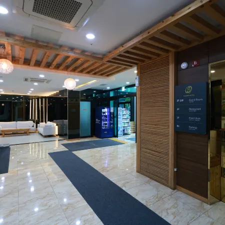 Jeju Haema Hotel Отели рядом с достопримечательностью «Храм Йончхукса»