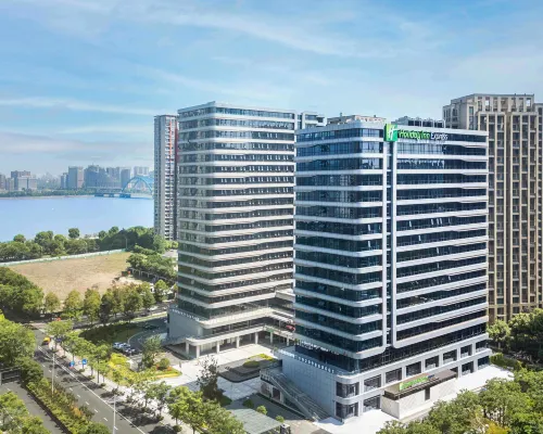 Holiday Inn Express Hangzhou Jiangnan Hotels near Binjiang