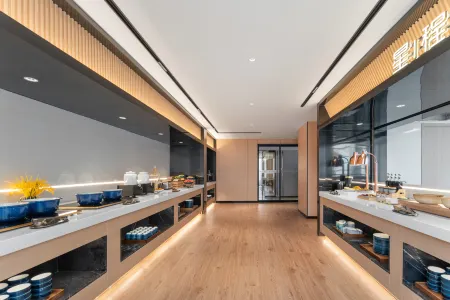 Home Love Hotel (Changde College of Arts and Sciences West Campus Branch) Отели рядом с достопримечательностью «Hunan Institute of Applied Technology (West Campus)»