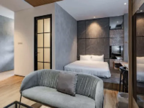 Loa Living Solo Baru Hotels in Grogol
