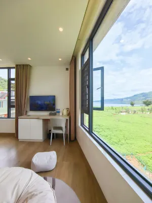 Fuxian Lake Yilin Homestay - 비치