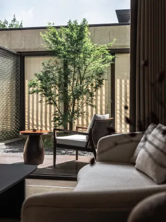 Younch Hotel （Xi'an City Wall）