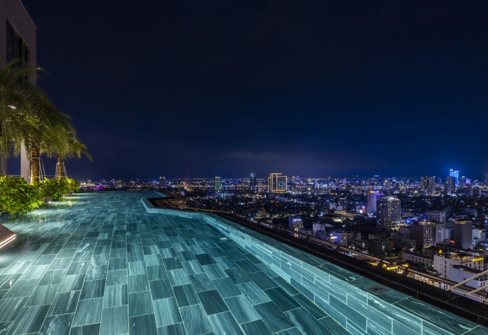 1. M 호텔 다낭..