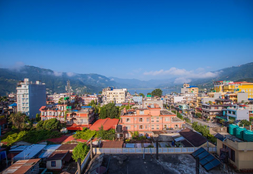 호텔 페와 트립