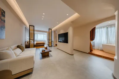 Yun · Jizhu Designer Homestay (Datong South Station Fangte Happy World Store) Hotel dekat Datong Sports Center