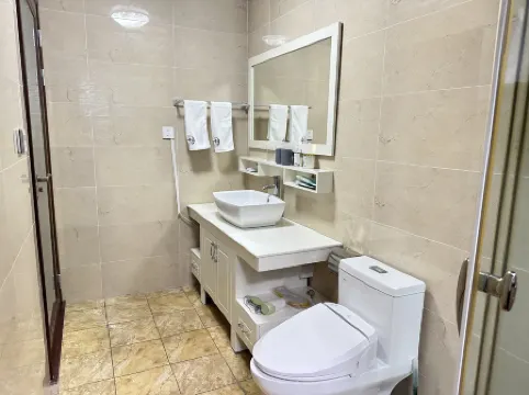 Qietingju Homestay Отели рядом с достопримечательностью «Fangyukong Yanjiyou Capsule Bookstore»