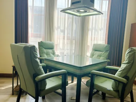 Platine Hotel Pingxiang Отели в г. Пинсян