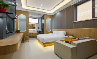 Floral Hotel·Lanshe Courtyard Hotel(Ulan Butong Scenic Area Store)