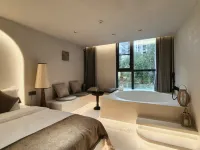 OIAINOL Light Luxury Smart Selection Hotel (Liupanshui High speed Railway Station Branch)