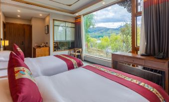 Roblin Hot Spring Hotel in Gesar Wangcheng, Ganzi County