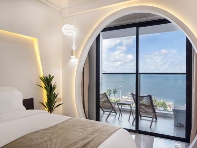 Baijue Designer Light Residence (Zhanjiang Jinsha Bay Beach, Zhaoshang Garden City Branch)