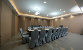 Yijia Hotel (Puge Luoji Mountain Scenic Area Branch)