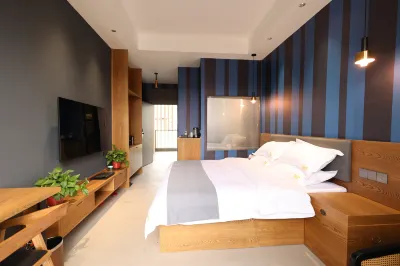 Xinlu Dongyue Homestay (Dongyue Folk Culture Village) Hotels near Deng Yingchao Ancestral