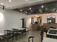 Xuexiang Erlanghe Xiju Homestay