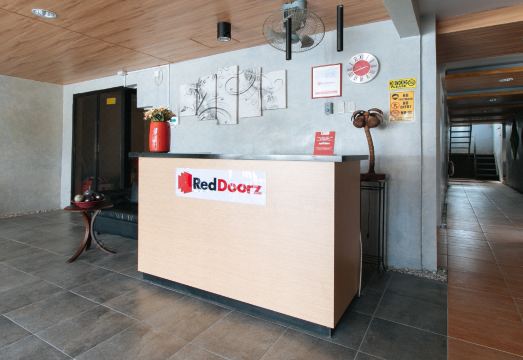 RedDoorz near Christ the King Medical Center 외관