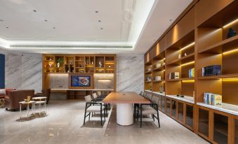 Vienna International Hotel (Hengyang Yanqi Lake Park Kaixuan Lake View Waterfront)