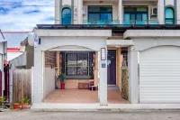 Sakura B&B Hotels near Taidong Story House