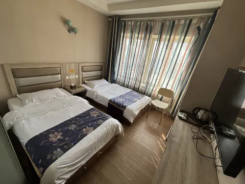 Golden Ram Express Hotel - Parkplatz