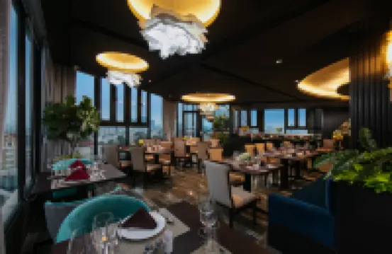 เมย์ เดอ วิลล์ คอร์เนอร์ โฮเทล