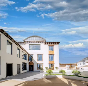 香格里拉·如願FamilyWarmWaterWhirlpool供氧民宿（獨克宗古城店）