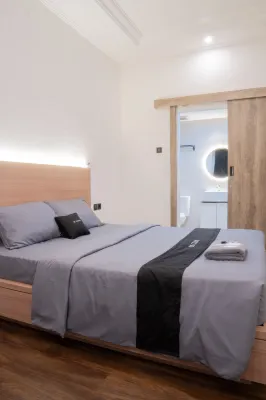 DS CoLive Sinabung Hotels in Candisari