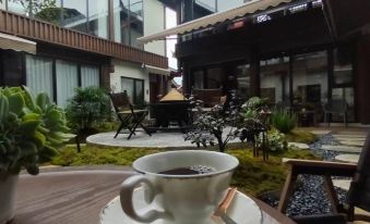Yulong Qiyunli Designer Homestay